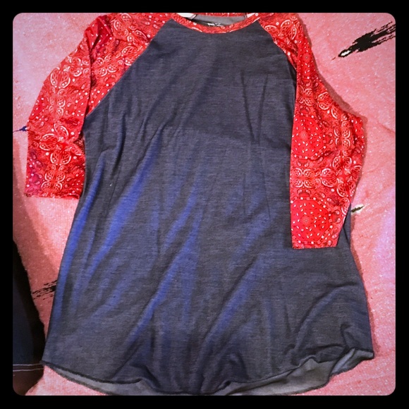 NWOT CRAZY TRAIN RED BANDANA AND BLUE STRETCHY BASEBALL TEE - Picture 2 of 2
